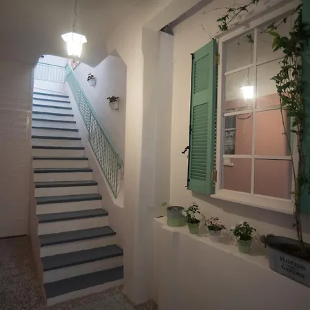 La Casa Rosa Lefkada City